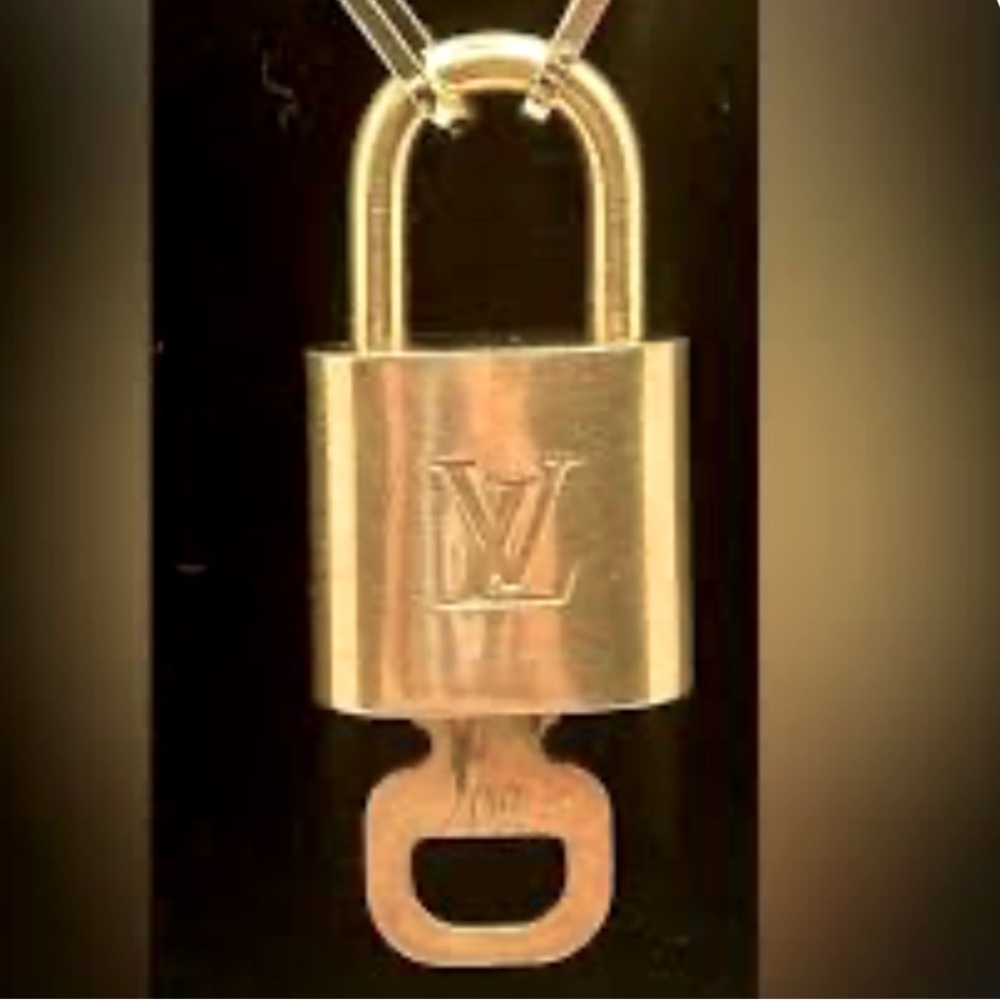 Authentic Louis Vuitton Gold Lock and Key Set #307
